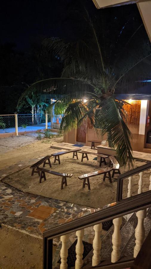 Maya Guest House - Sipaway Island San Carlos  Extérieur photo